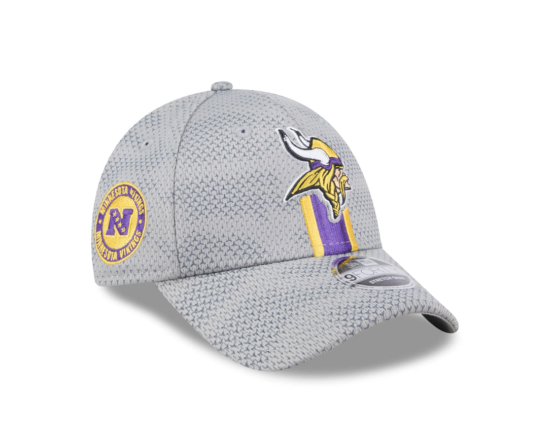 New Era Minnesota Vikings NFL Sideline 2024 9FORTY Stretch baseball sapka - Sportmania.hu