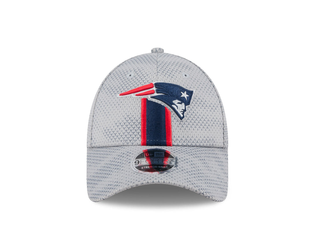 New Era New England Patriots NFL Sideline 2024 Gray 9FORTY Stretch Snap baseball sapka - Sportmania.hu