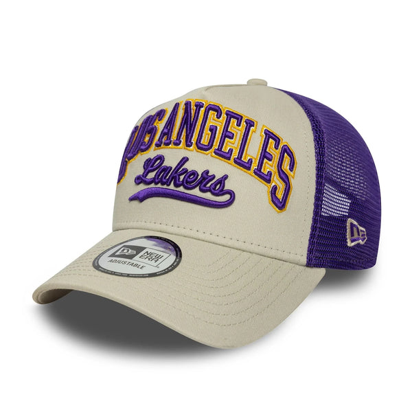 New Era LA Lakers NBA Script Cream 9FORTY E-Frame Trucker sapka