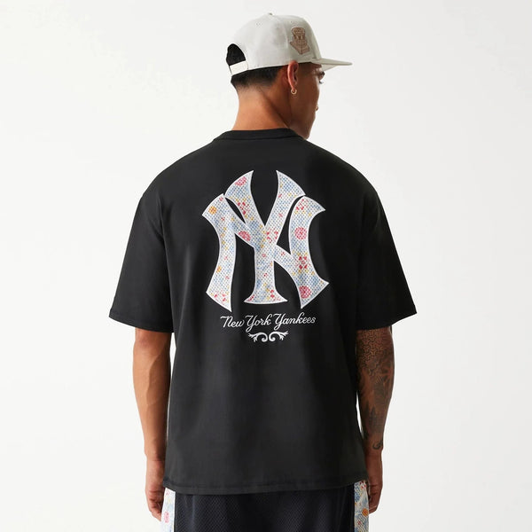 New Era New York Yankees MLB Infill Black Oversized póló