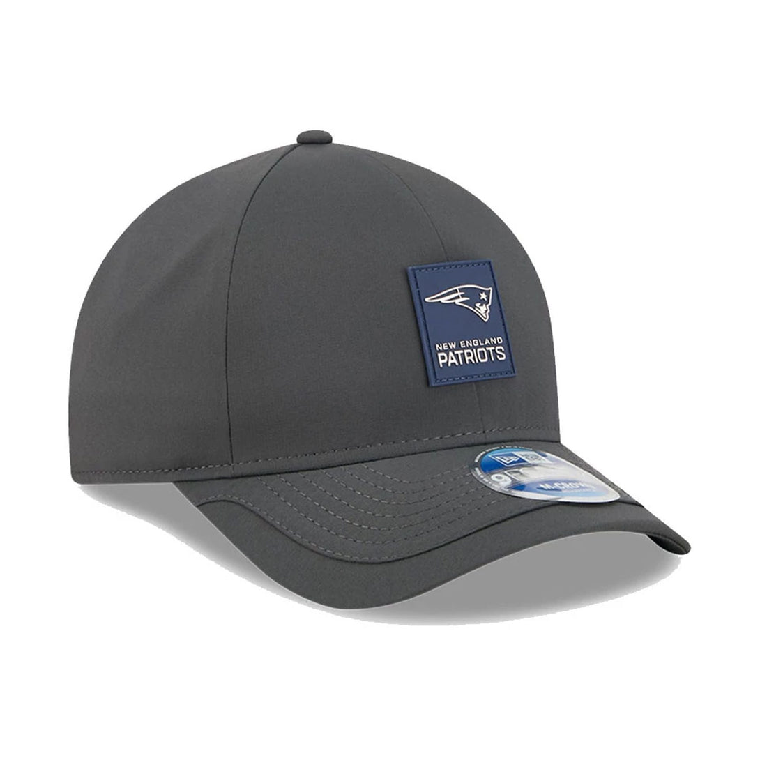 New England Patriots NFL Sideline 2025 Charcoal 9FORTY M-Crown Adjustable Cap - baseball sapka