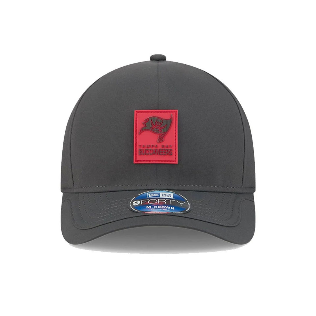 Tampa Bay Buccaneers NFL Sideline 2025 Charcoal 9FORTY M-Crown Adjustable Cap - baseball sapka