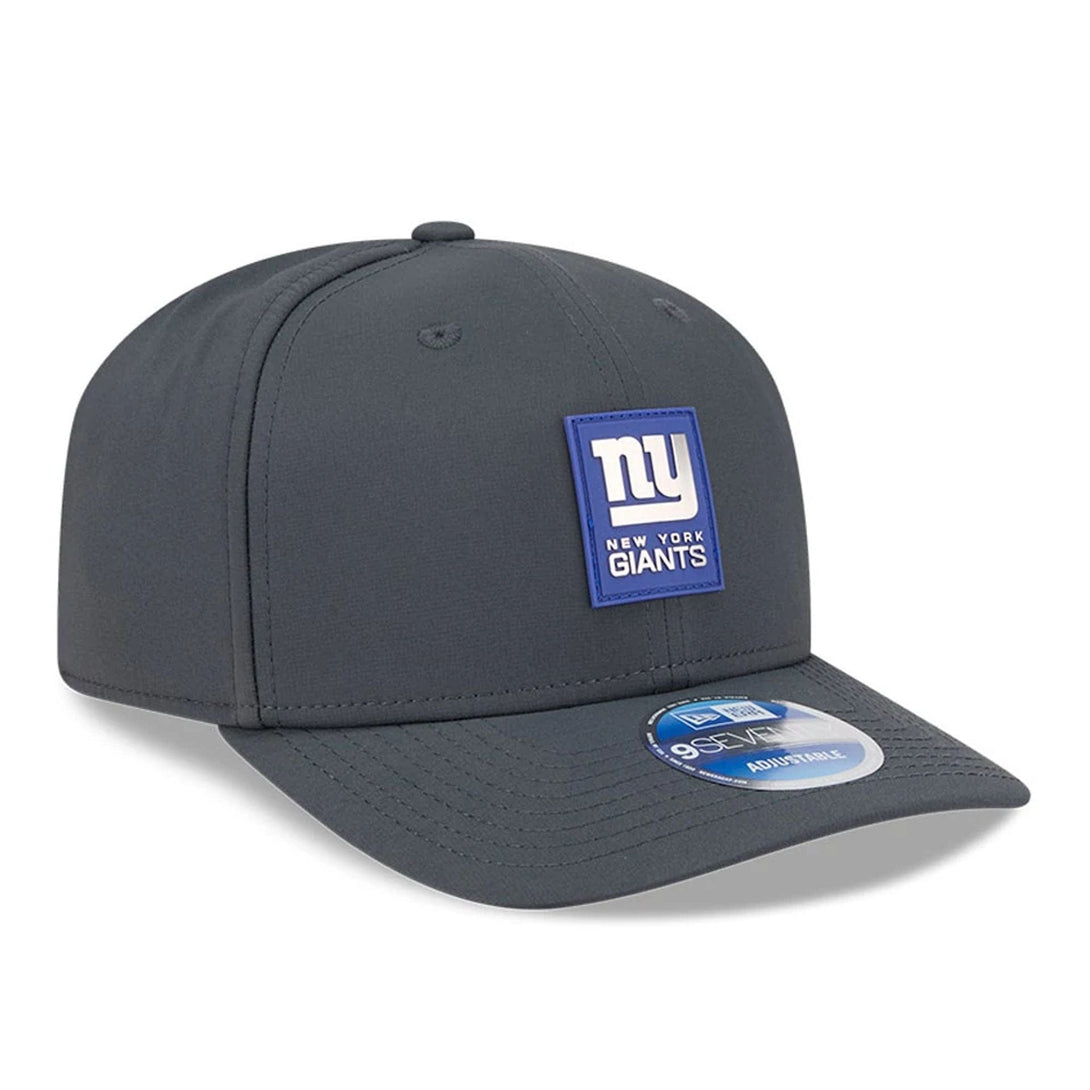 New York Giants NFL Sideline 2025 Charcoal 9SEVENTY Stretch Snap Adjustable Cap - baseball sapka