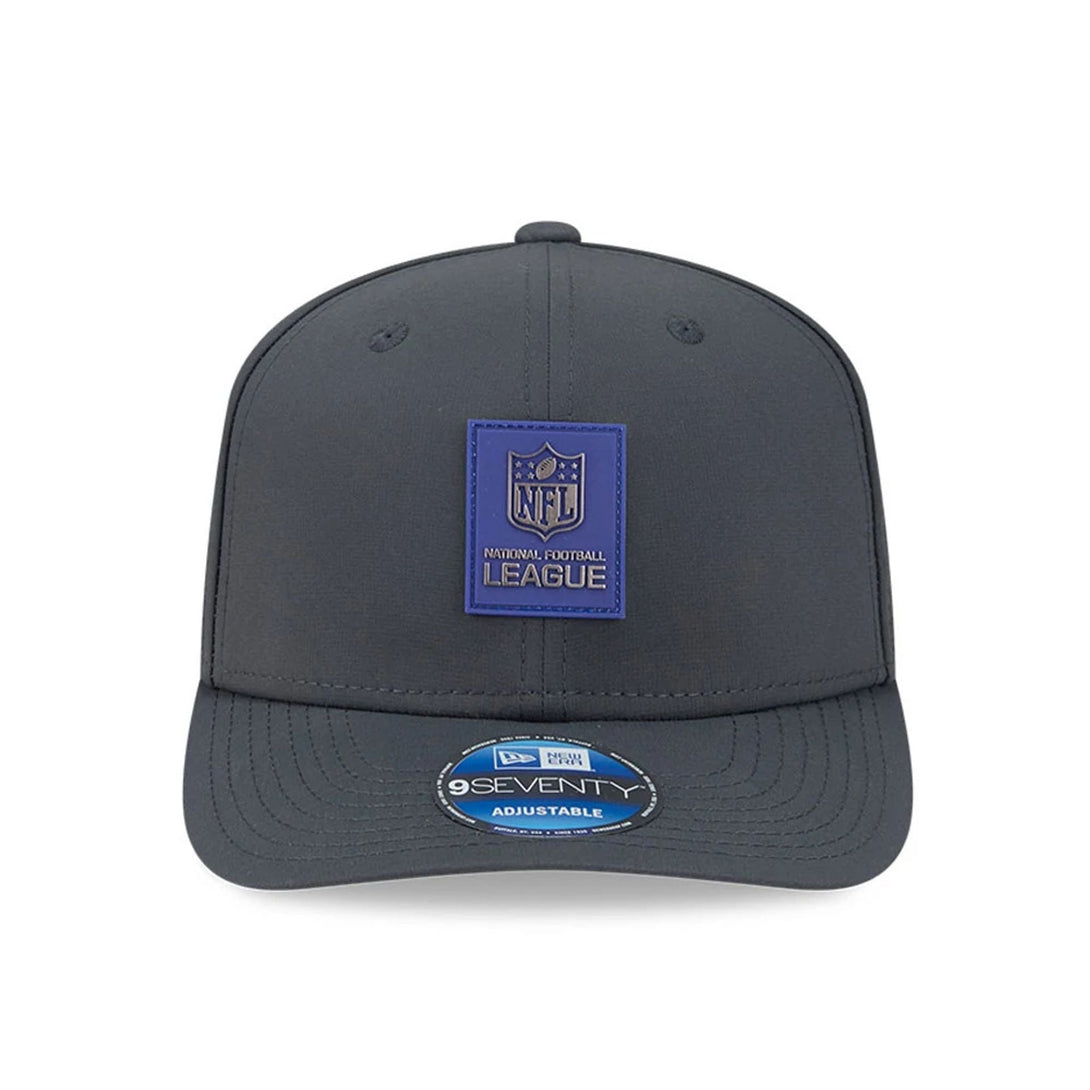 Official Logo NFL Sideline 2025 Charcoal 9SEVENTY Stretch Snap Adjustable Cap - baseball sapka