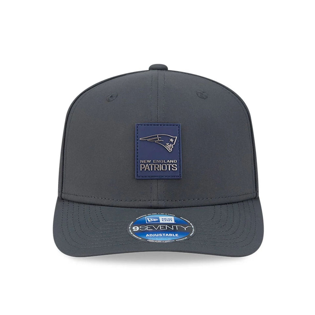 New England Patriots NFL Sideline 2025 Charcoal 9SEVENTY Stretch Snap Adjustable Cap - baseball sapka