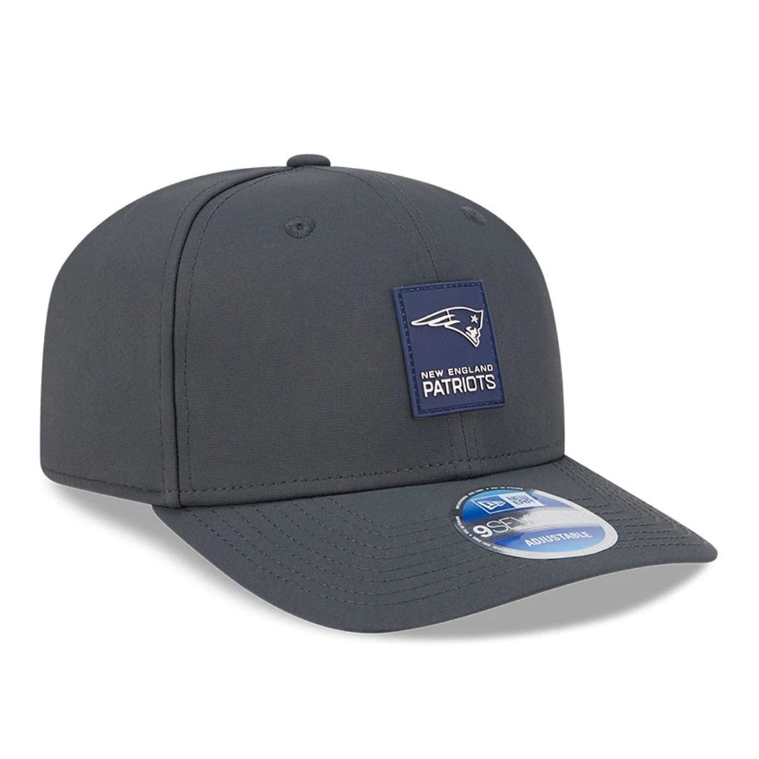 New England Patriots NFL Sideline 2025 Charcoal 9SEVENTY Stretch Snap Adjustable Cap - baseball sapka