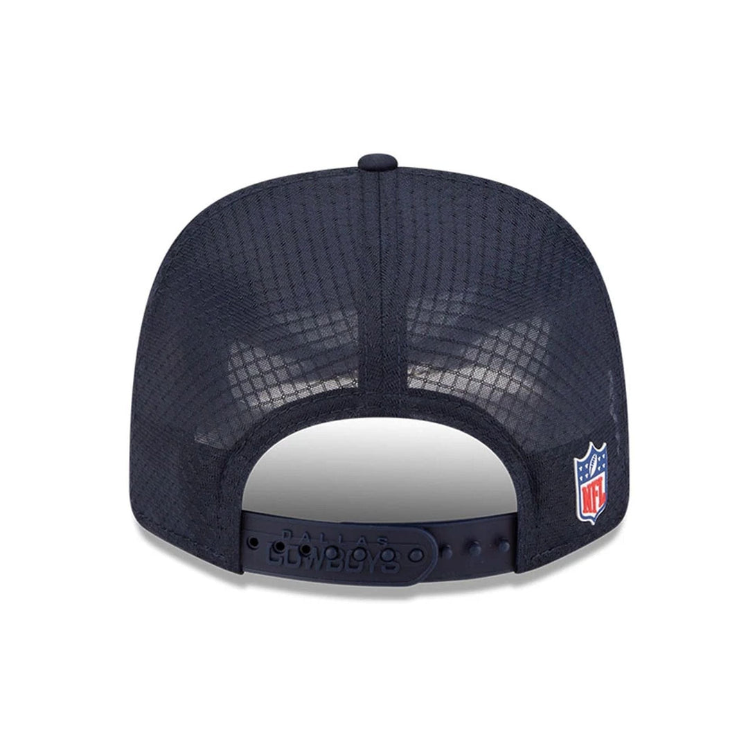 Dallas Cowboys NFL Sideline 2025 Dark Blue 9SEVENTY Trucker Stretch Snap Adjustable Cap - baseball sapka