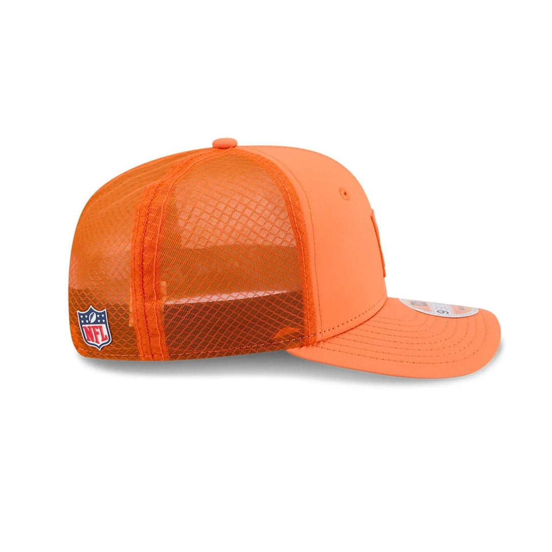 Denver Broncos NFL Sideline 2025 Orange 9SEVENTY Trucker Stretch Snap Adjustable Cap - baseball sapka