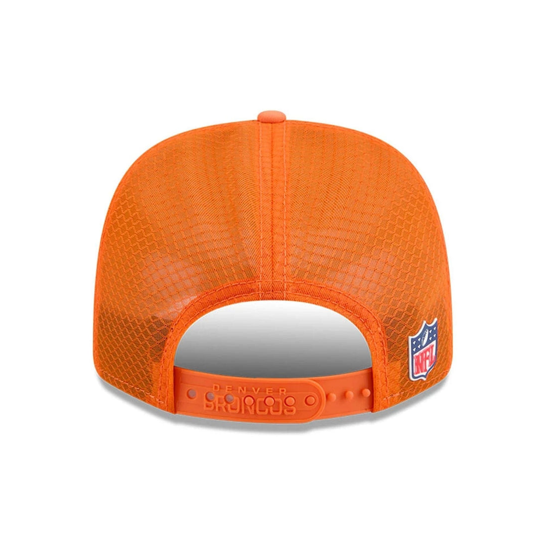 Denver Broncos NFL Sideline 2025 Orange 9SEVENTY Trucker Stretch Snap Adjustable Cap - baseball sapka