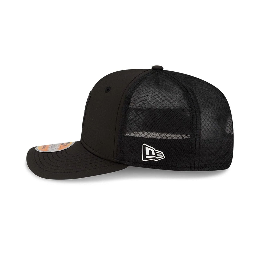 Las Vegas Raiders NFL Sideline 2025 Black 9SEVENTY Trucker Stretch Snap Adjustable Cap - baseball sapka