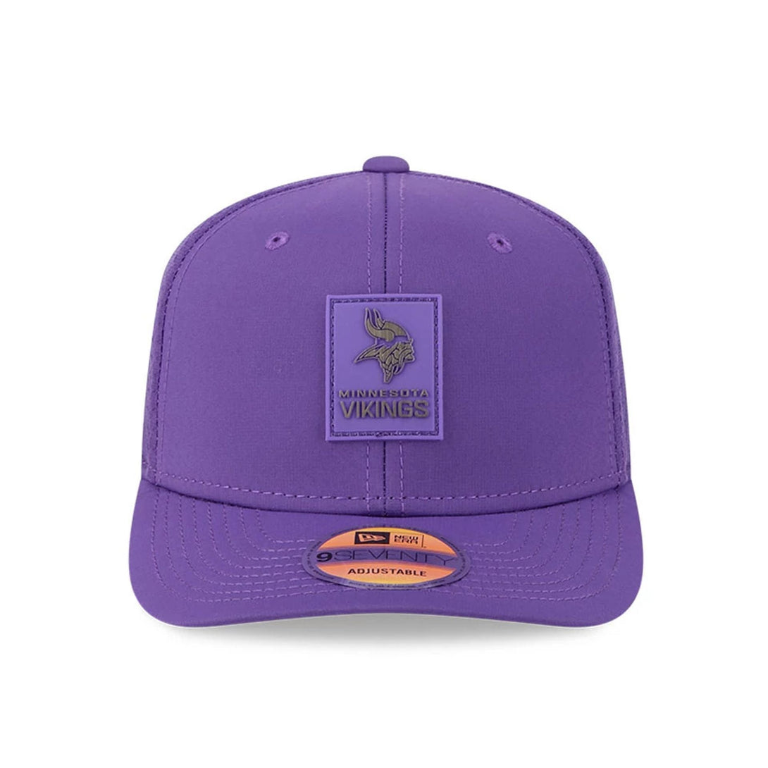 Minnesota Vikings NFL Sideline 2025 Purple 9SEVENTY Trucker Stretch Snap Adjustable Cap - baseball sapka