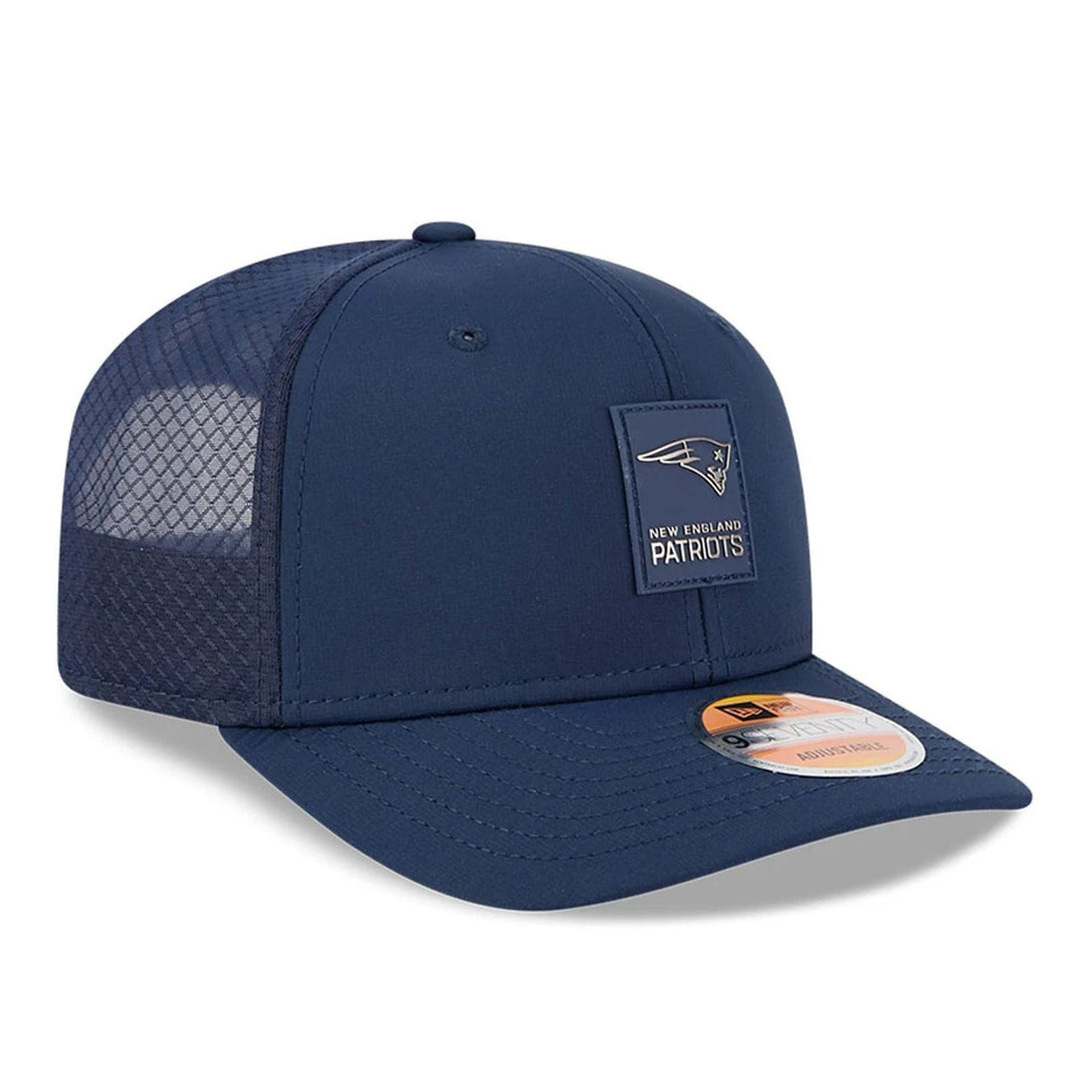 New England Patriots NFL Sideline 2025 Dark Blue 9SEVENTY Trucker Stretch Snap Adjustable Cap - baseball sapka