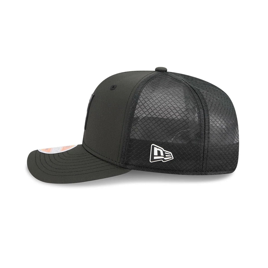 San Francisco 49ers NFL Sideline 2025 Black 9SEVENTY Trucker Stretch Snap Adjustable Cap - baseball sapka