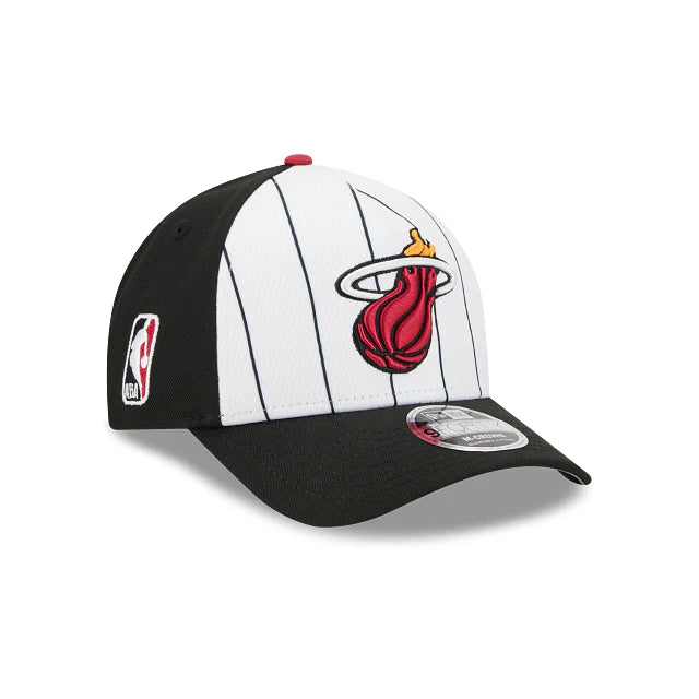 Miami Heat NBA Tip Off 2025 Black 9FORTY M-Crown A-Frame Baseball sapka
