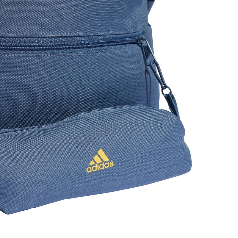 Adidas Classic Horizontal 3-Stripes backpack IR9838 Kiegészítők - Sportmania.hu
