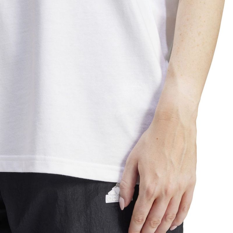 adidas Flower Pack Badge of Sport Women's T-shirt White IT1421 Póló - Sportmania.hu