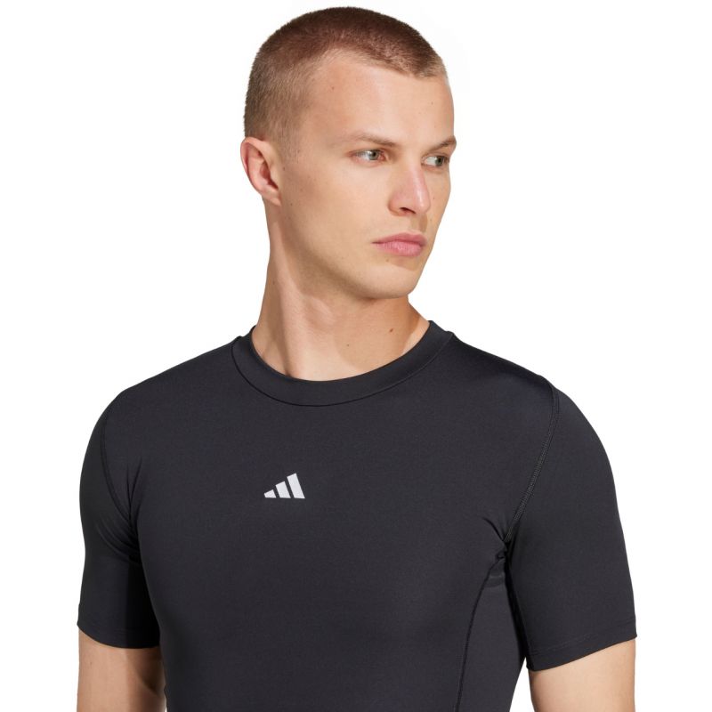 Adidas Techfit Short Sleeve Tee M JP4674 Póló - Sportmania.hu