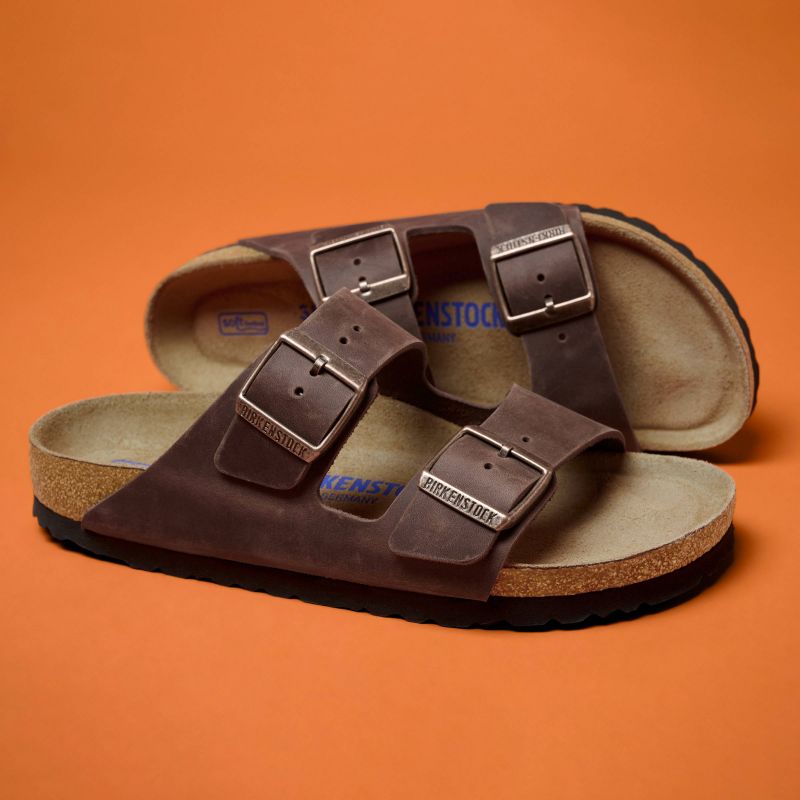 Birkenstock Arizona Soft Footbed Oiled Leather Habana Narrow Women's Slides (0452763) cipő - Sportmania.hu