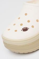 Crocs Textured Football unisex