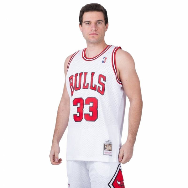 Mitchell & Ness Chicago Bulls NBA Home Swingman Jersey Bulls 97-98 Scottie Pippen M SMJYAC18054-CBUWHIT97SPI - Sportmania.hu