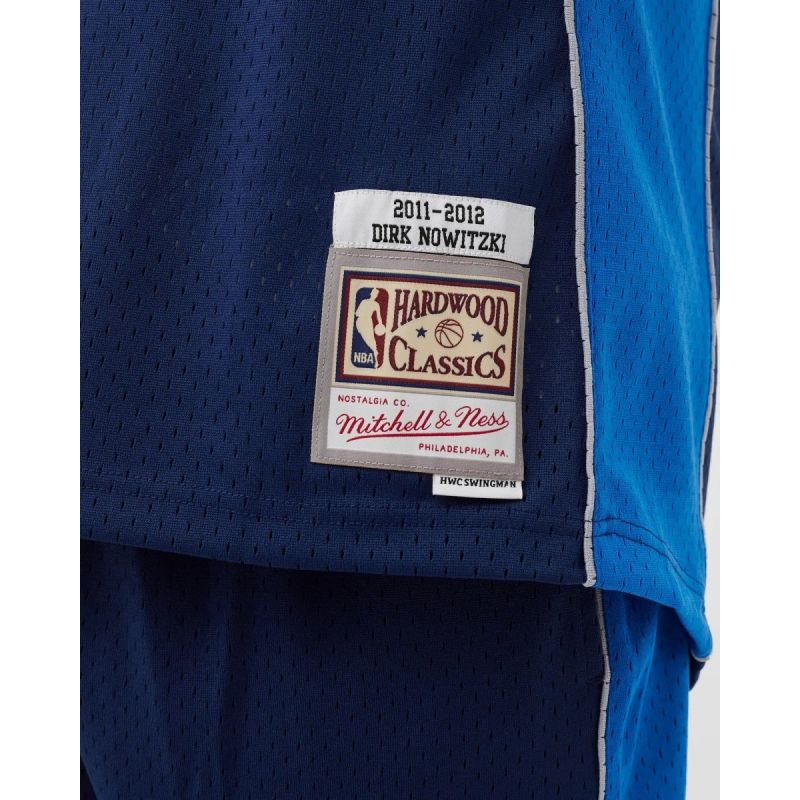 Mitchell &amp; Ness NBA Swingman Dallas Mavericks Dirk Nowitzki M T-shirt SMJY1148-DMA11DNOASBL