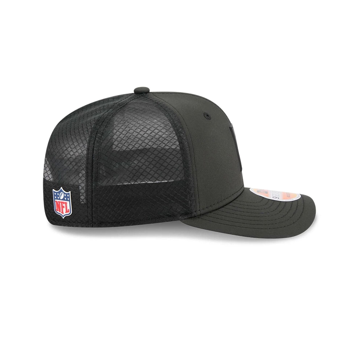 New Era Atlanta Falcons NFL Sideline 2025 Black 9SEVENTY Trucker Stretch Snap - baseball sapka