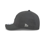 New Era Baltimore Ravens NFL Sideline 2025 Charcoal 9FORTY M-Crown - baseball sapka