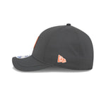 New Era Denver Broncos NFL Sideline 2025 Charcoal 9FORTY M-Crown - baseball sapka