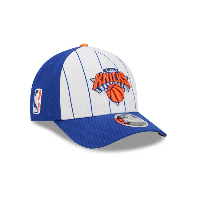 New Era New York Knicks NBA Tip Off 2025 9FORTY M-Crown A-Frame Baseball sapka