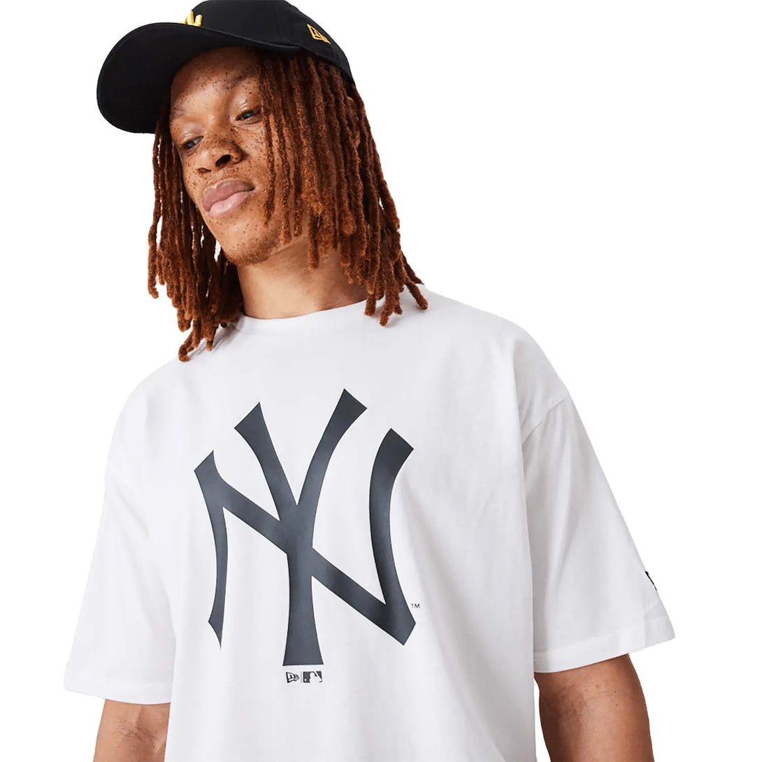 New Era New York Yankees MLB League Essential White Oversized Póló - Sportmania.hu