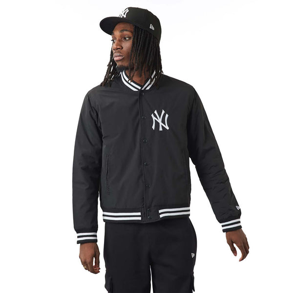 New Era New York Yankees Team Logo Black Bomber dzseki Kabát - Sportmania.hu