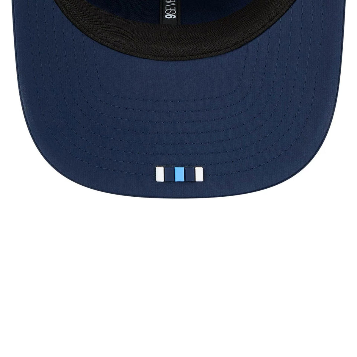 New Era Tennessee Titans NFL Sideline 2025 Dark Blue 9SEVENTY Trucker Stretch Snap - baseball sapka