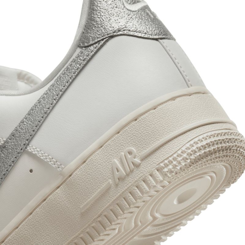Nike Air Force 1 '07 W fehér női utcai cipő DQ7569-100