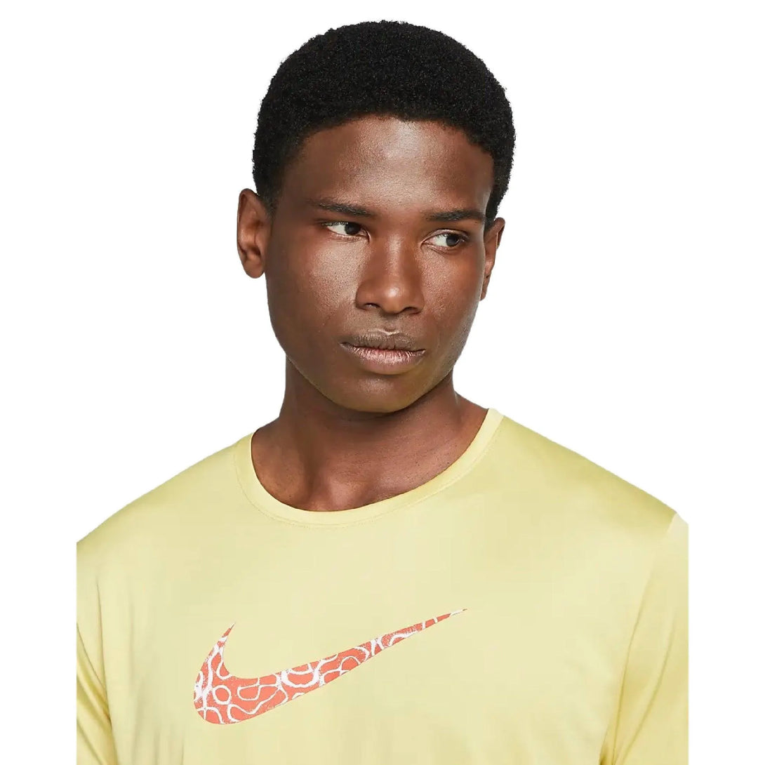 Nike Dri-FIT Wild Run Miler Póló - Sportmania.hu
