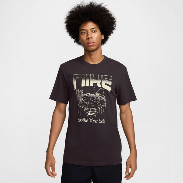 Nike SPORTSWEAR graphics T-shirt M HQ9264-045 póló - Sportmania.hu