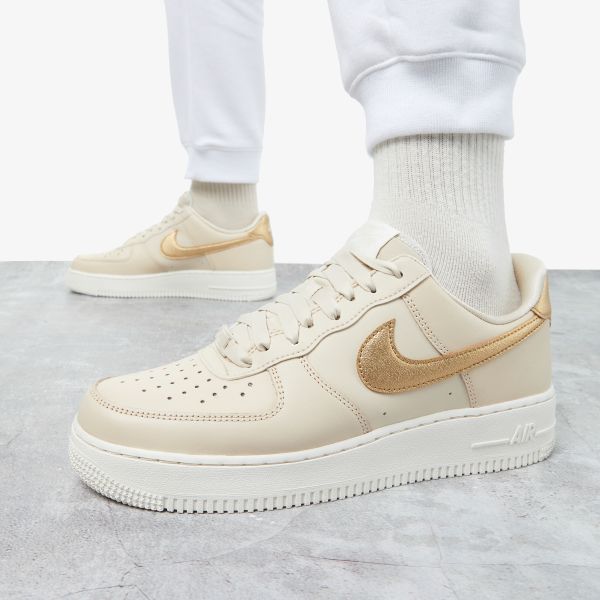 Nike W Air Force 1 ?07 ESS bézs női utcai cipő