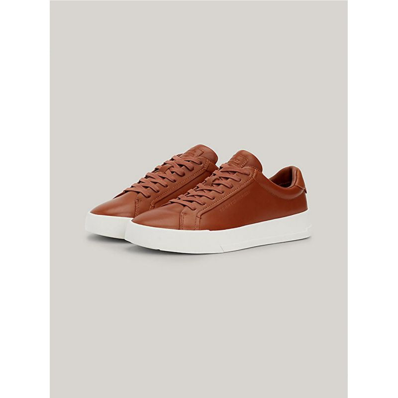 Tommy Hilfiger Court Best Cognac M FM0FM05136GVI Cipő - Sportmania.hu