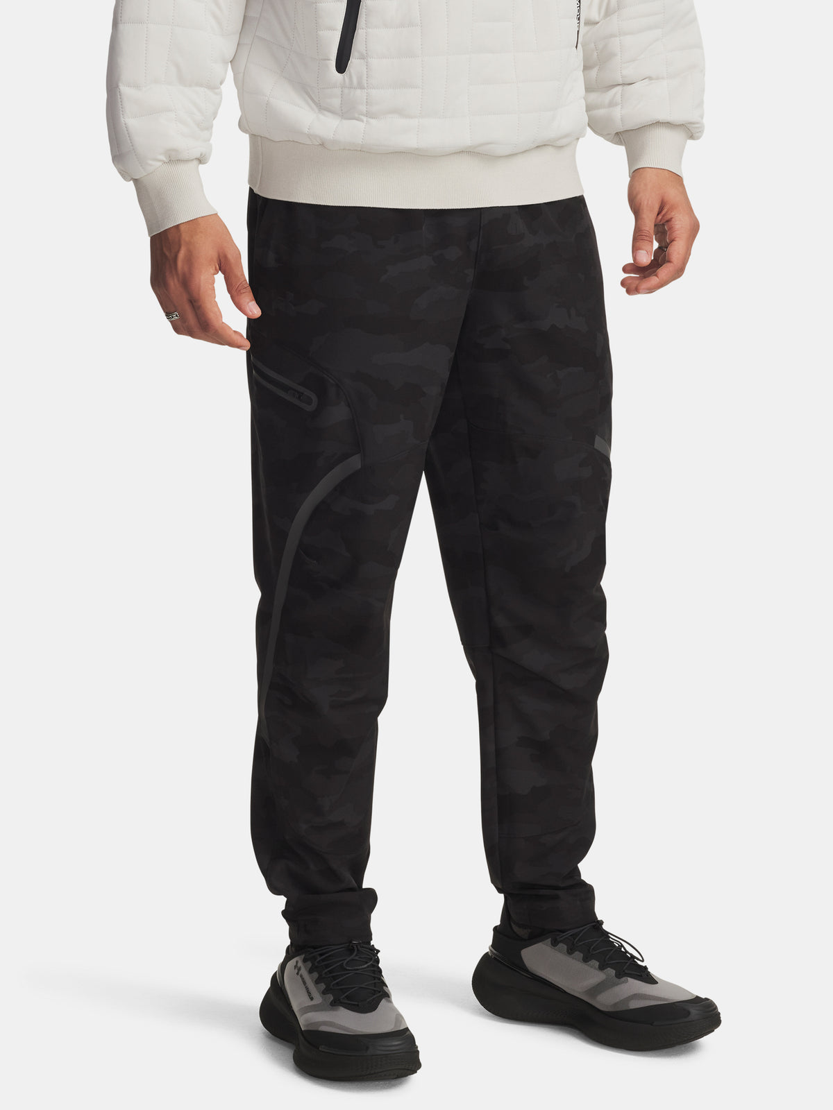 Under Armour Férfi sportnadrág UA Unstoppable Cargo Pant-BLK Nadrág