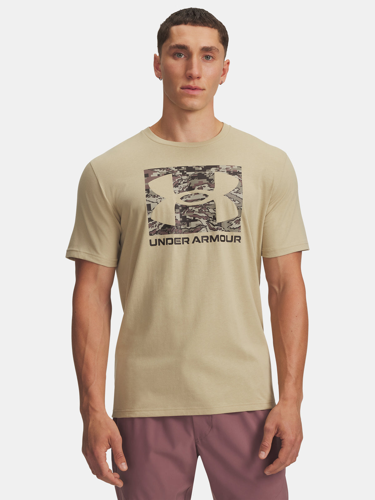 Under Armour Férfi UA ABC CAMO BOXED LOGO SS-BRN póló