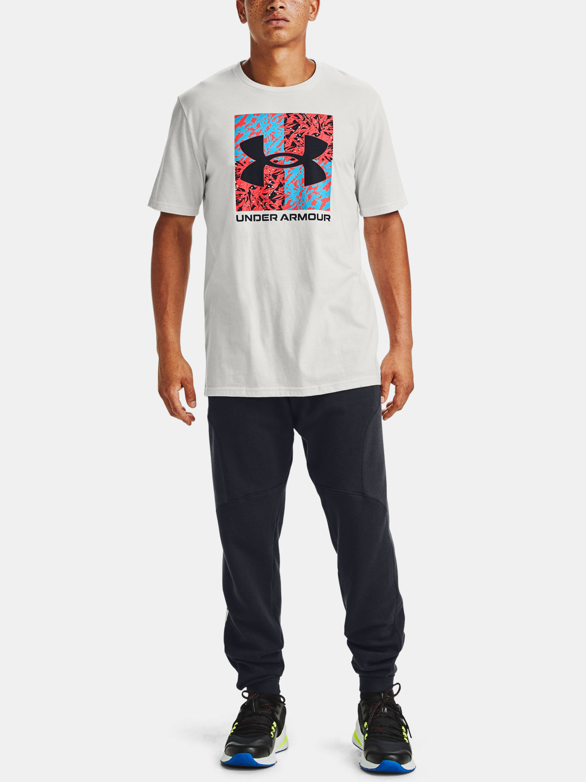 Under Armour SHATTERED BOX LOGO SS férfi póló, fehér