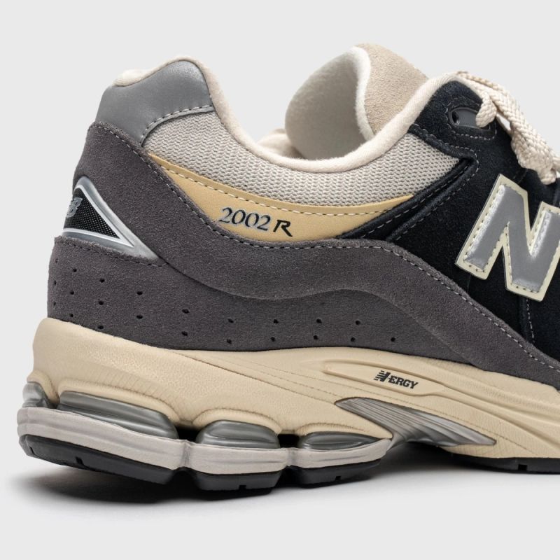New Balance M M2002RSH sports shoes cipő