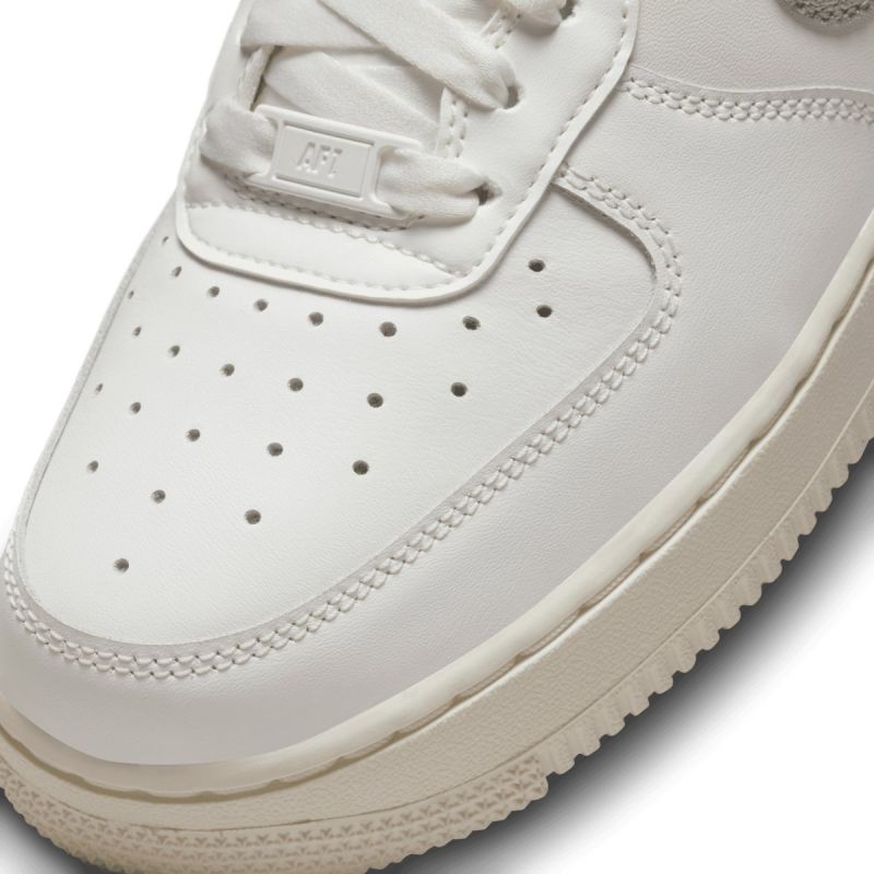 Nike Air Force 1 '07 W DQ7569-100 fehér utcai cipő