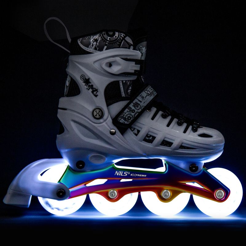 NH10905 4in1 LED WHITE ROLLER SKATES WITH RAINBOW HOCKEY BLADE SIZE M (35-38) NILS EXTREME fehér utcai cipő