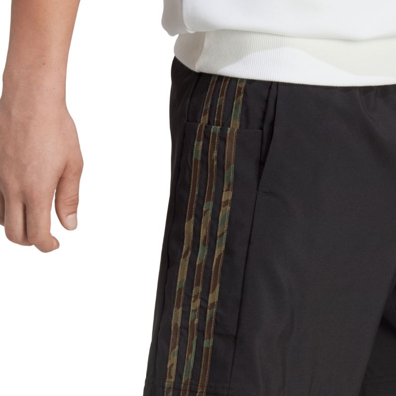 adidas Aeroready Essentials Chelsea 3-Stripes M IC1493 shorts Ruházat