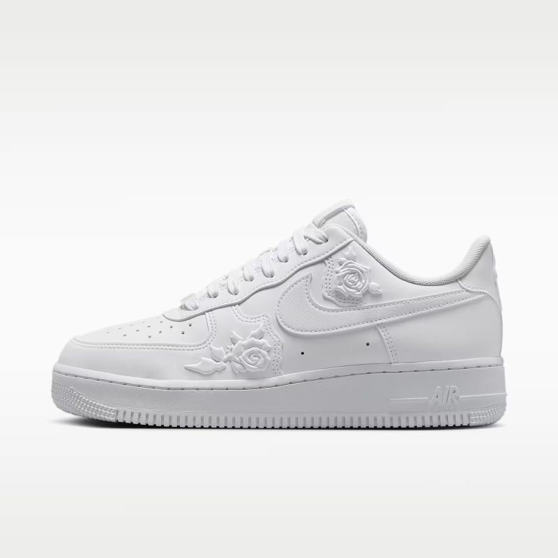NIKE WMNS AIR FORCE 1 '07 SE (HF2016-100) Women's cipő