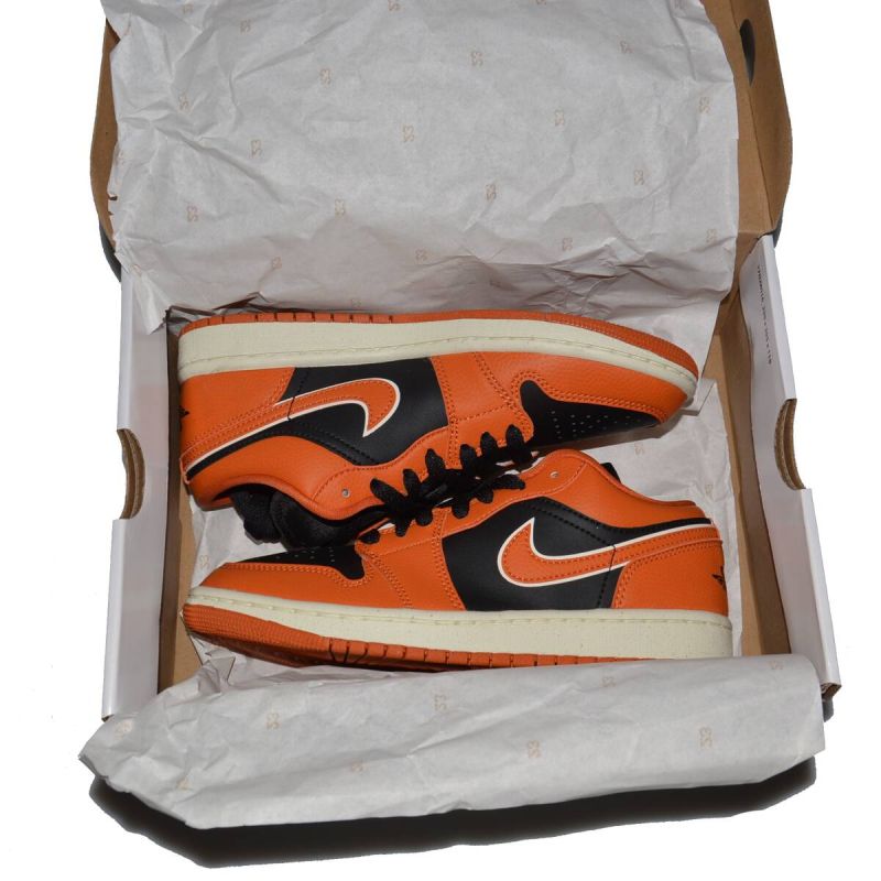 AIR Jordan Women's 1 Low Se Sport Spice/Black-Coconut Milk - fekete cipő