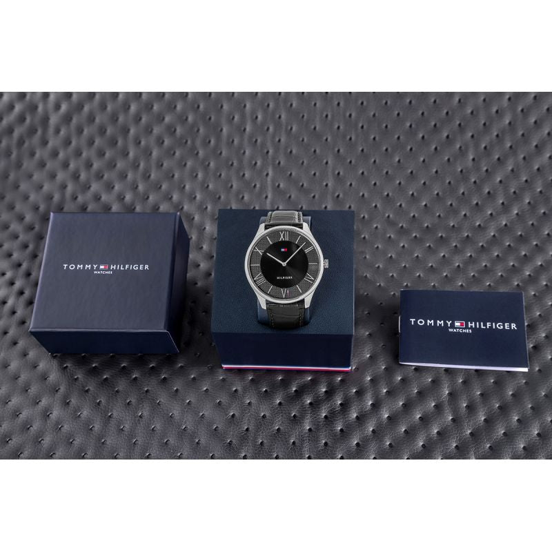 Tommy Hilfiger Becker Men's Watch 1710516 + BOX fekete pulóver