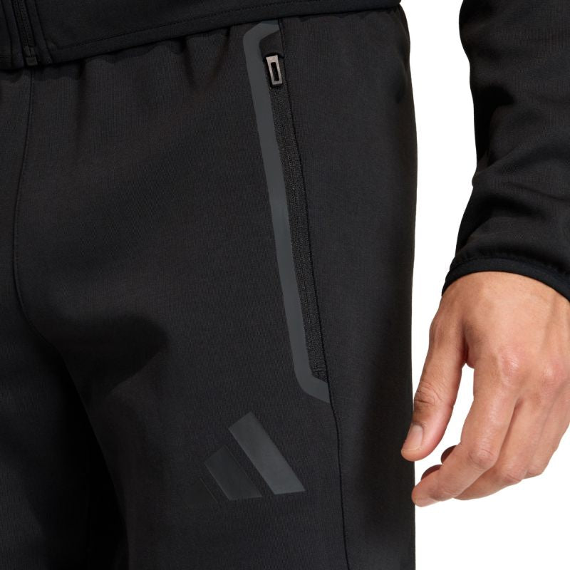 Men's adidas Tiro 26 Travel Sweat black KF6072 fekete melegítőnadrág