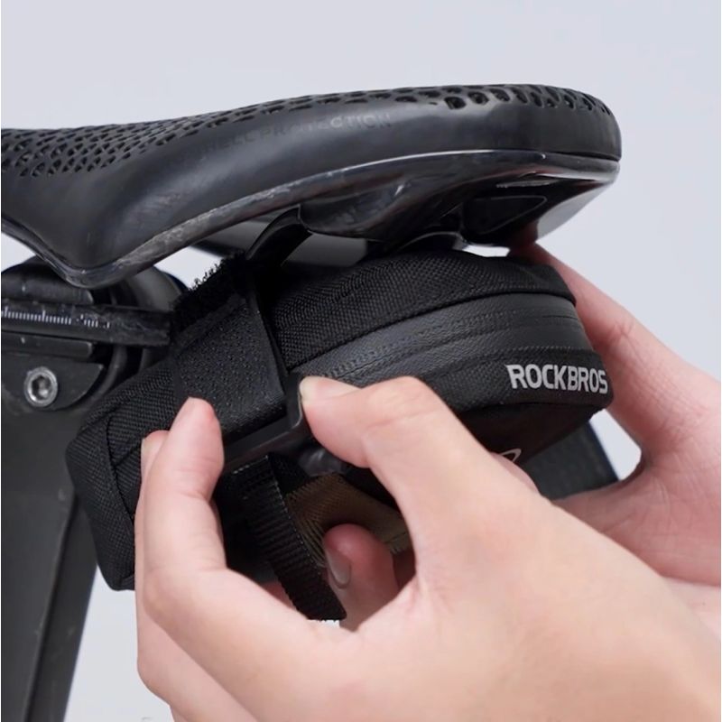 Rockbros Mini Saddle with CO2 Cartridge Holder - Black/Green zöld táska