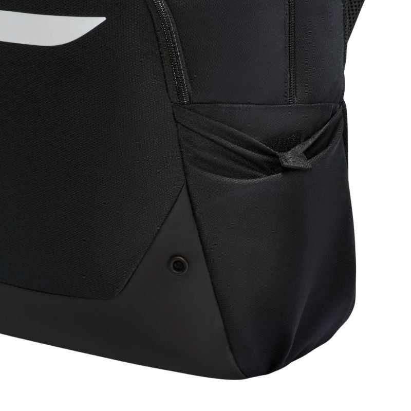 Nike Academy Team L Backpack – a sports backpack with a ball and laptop compartment elektronika